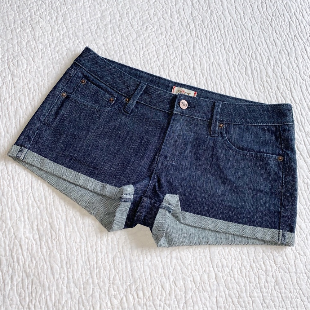 TILT Dark Wash Cuffed Denim Shorts Blue Size 33.